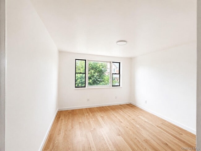 Photo - 69-23 59th Rd Unidad 2
