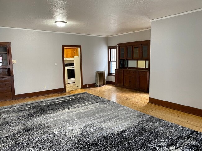 245 Central Ave S Unit 1