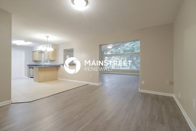 Photo - 4 Bedroom Pet-Friendly Home in Ocoee, FL with Main Street Renewal