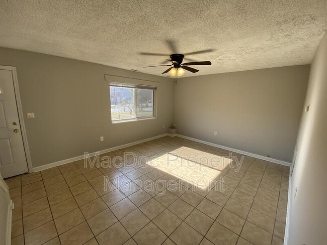 Photo - 733 Bellows Ave