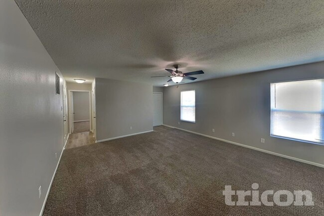 Photo - 2869 Ludwig Dr