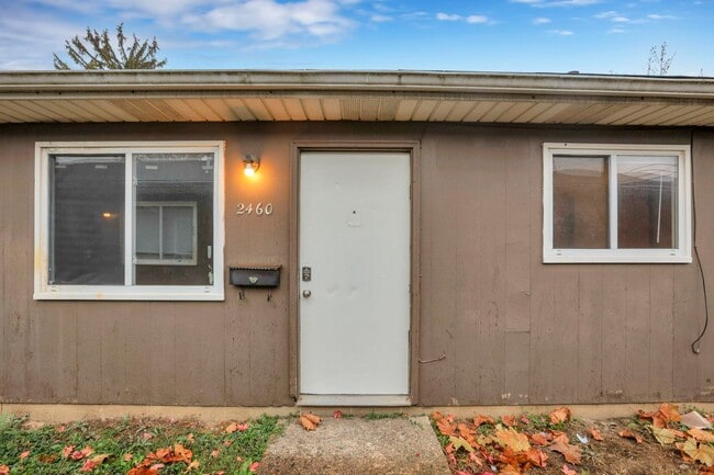 Photo - 2460-2462 Hiawatha St Unit 2460