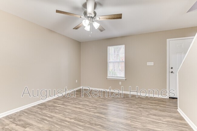 Photo - 150 Chalet N Blvd