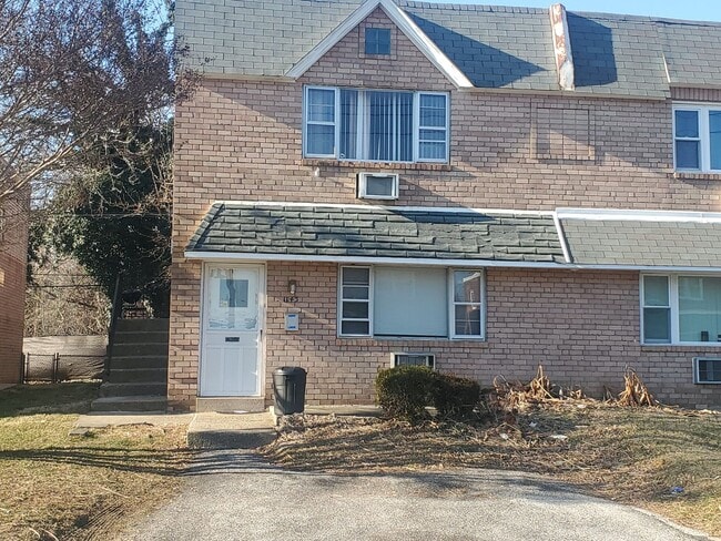 Building Photo - 1143 E Sydney St Unit 1st Floor