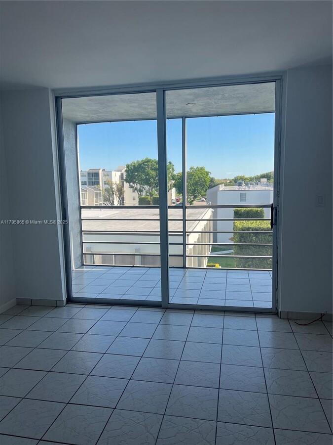 Photo - 14170 SW 84th St Apartamento Unidad 403-F