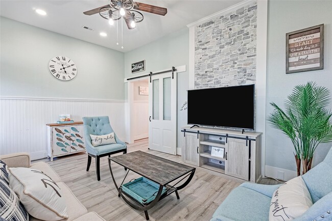 Photo - 1208 Avenue K