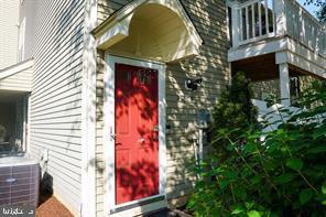 Building Photo - 2302B Yarmouth Ln