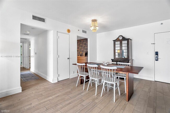 Photo - 2 br, 2 bath Condo - 1100 West Ave # 716 Unidad # 716