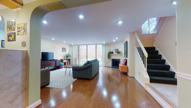 Photo - 1635 S Hayes St Unit A