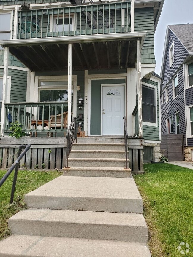 Building Photo - 1655 N Van Buren St Rental