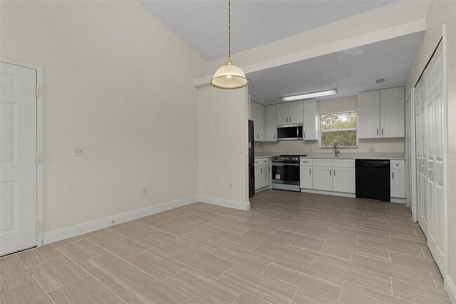 Photo - 170 Bowie Ln