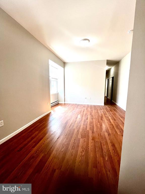 Photo - 7106 Devon St