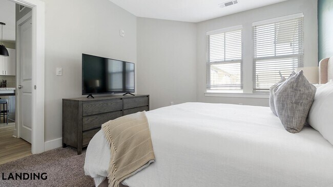 Photo - 3005 Chestnut Grv Ln Unit 6318
