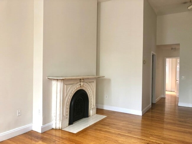 Photo - 676 Tremont St