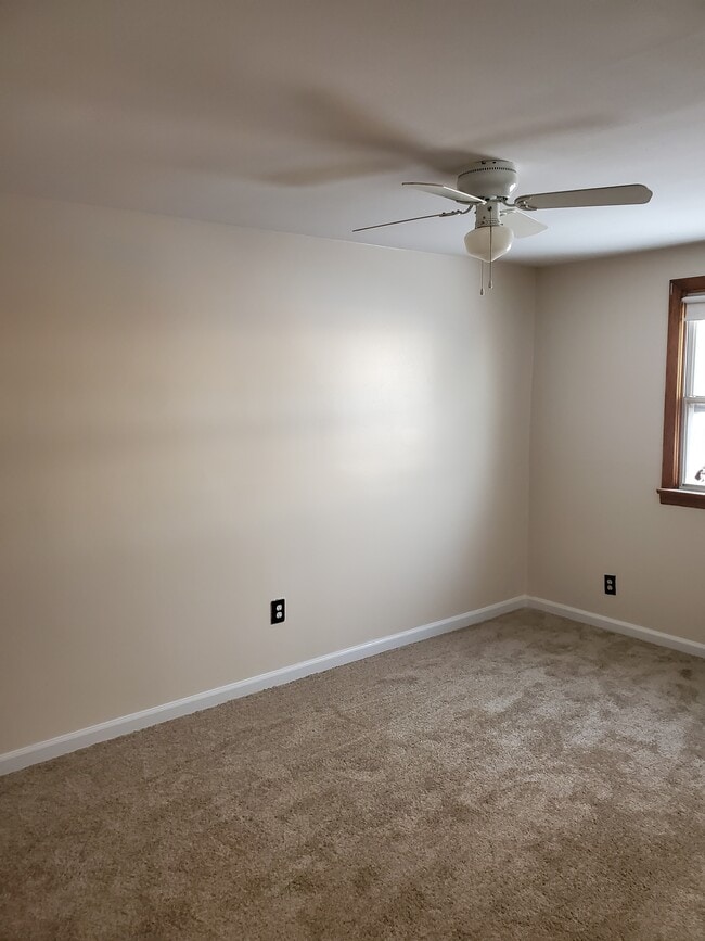 Photo - 1007 Foxwood Ln