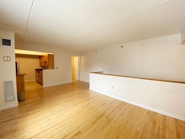 Photo - 108 Peterborough St Unit 3H