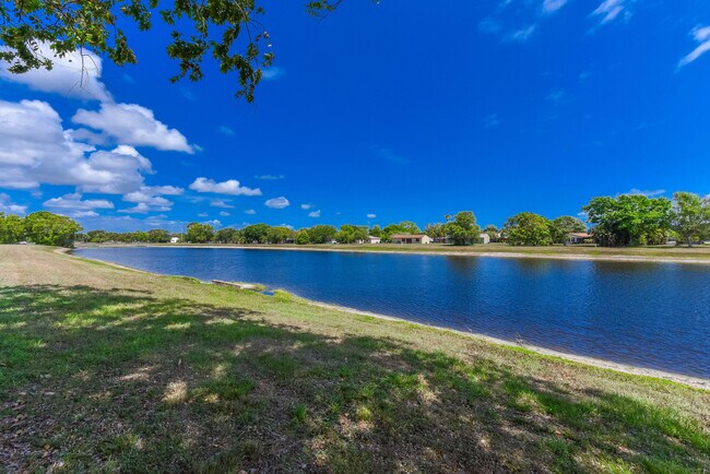Photo - 2210 SE Breckenridge Cir