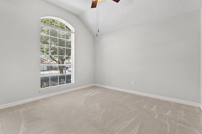 Photo - 765 Bent Wood Pl