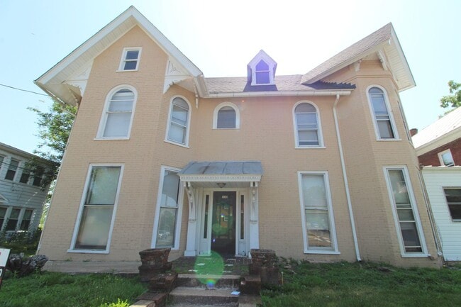 Building Photo - Downtown home for rent