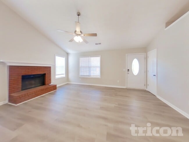 Photo - 20 Hillock Ct