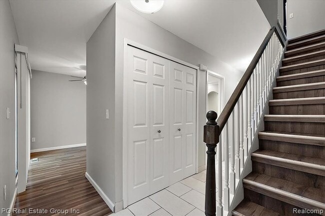 Photo - 1432 Oakbrook E Dr Unit 68