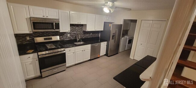 Photo - 24 Cotoneaster Ct