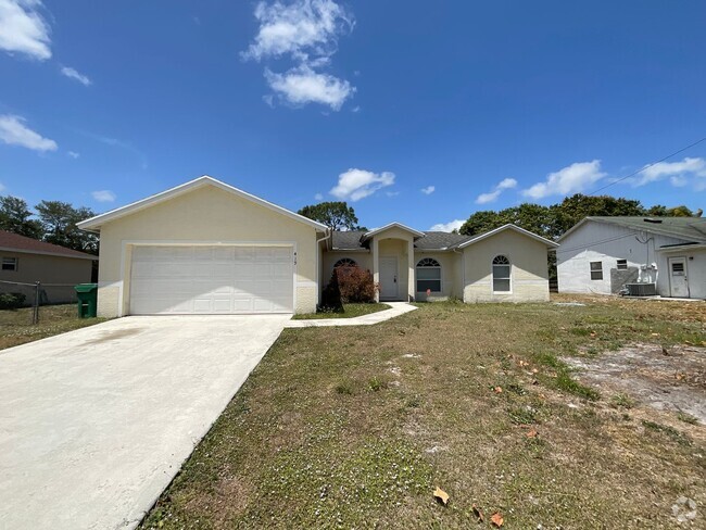 Building Photo - 3/2 Close to good transportation & shoppin... Rental