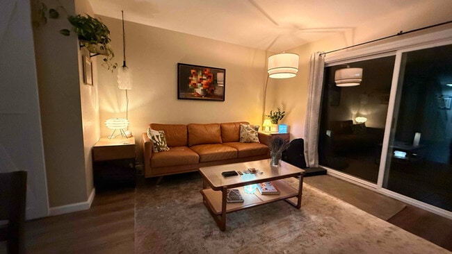 Building Photo - 1327 Terra Nova Blvd Rental
