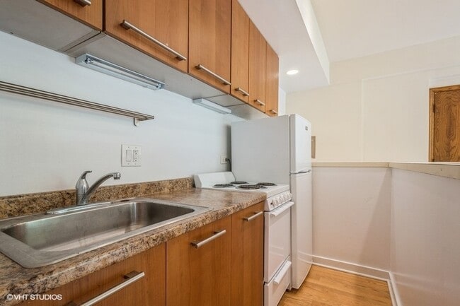 Photo - 1504 N Dearborn Pkwy