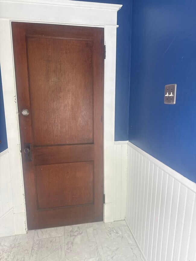 Photo - 115 Grove St Unit Lower