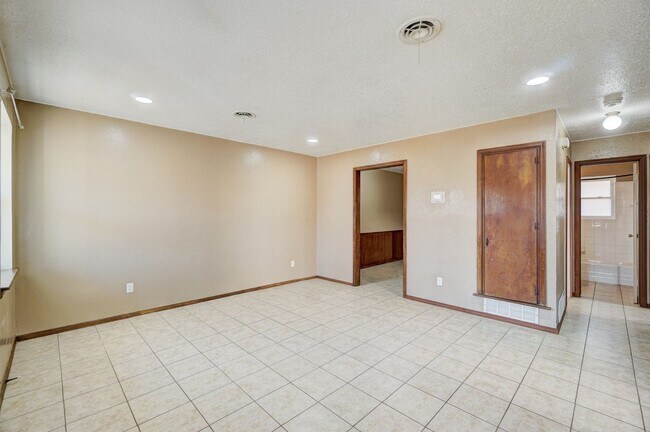 Photo - Charming 2-Bedroom Home with Fenced Backyard in the Heart of Choctaw! Ask About Our $250 Off Move...