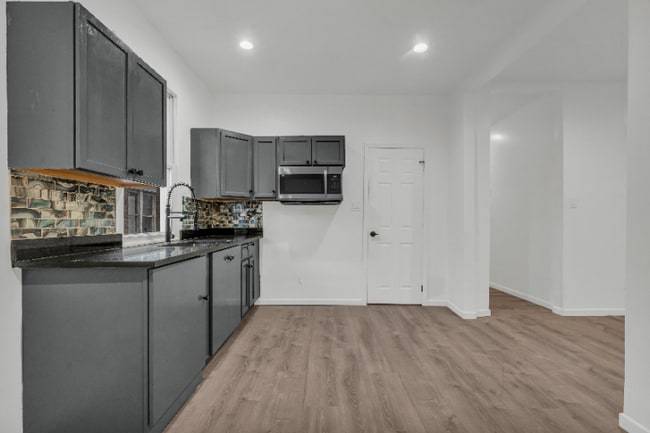 Photo - 3353 Fullerton Ave