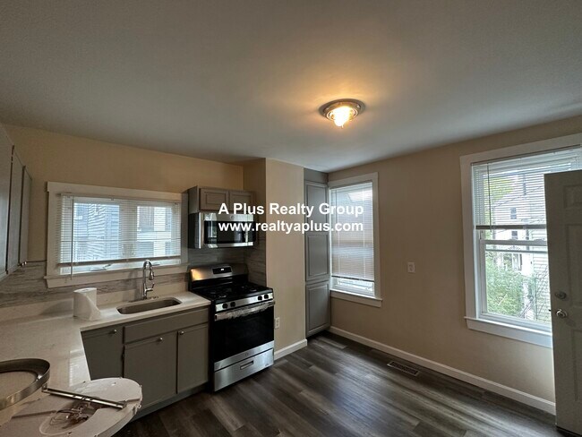 Photo - 3243 Washington St Unit 1