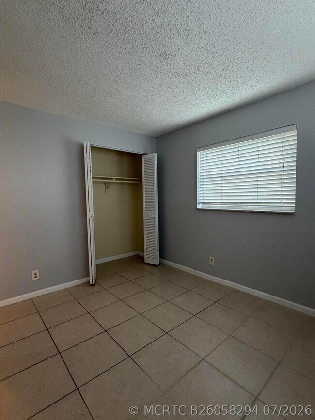 9915 SW Sandalfoot Blvd Unit 410