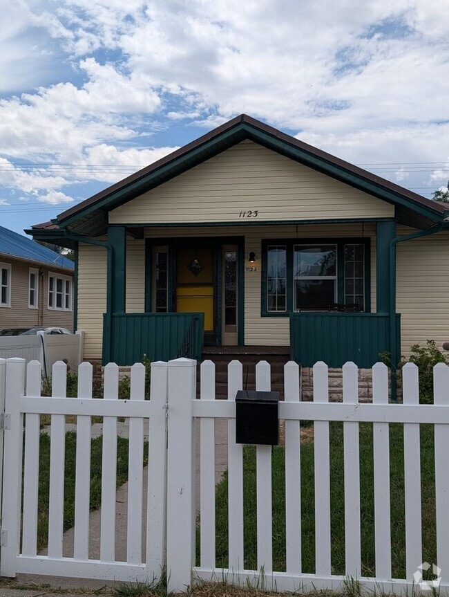 Building Photo - 1123 N Hayes Ave Rental