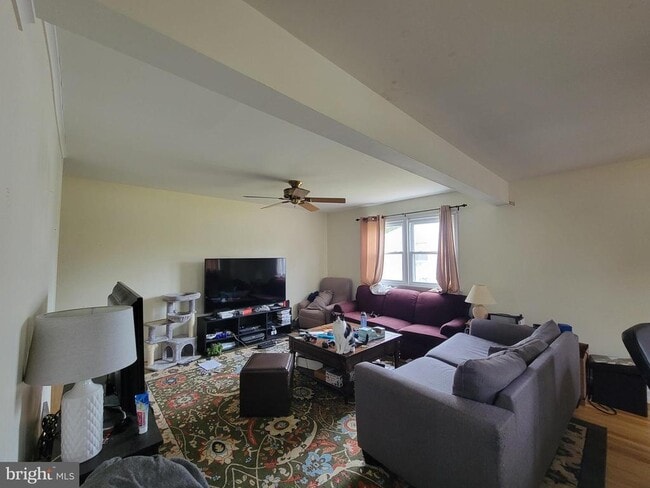 Photo - 212 Cornell Rd