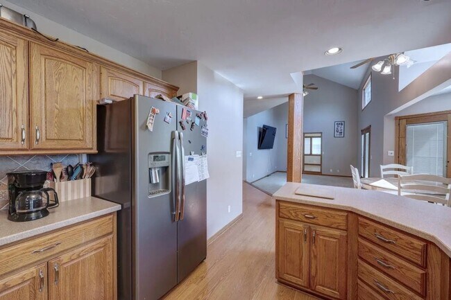 Photo - 3408 Lake Shore Dr