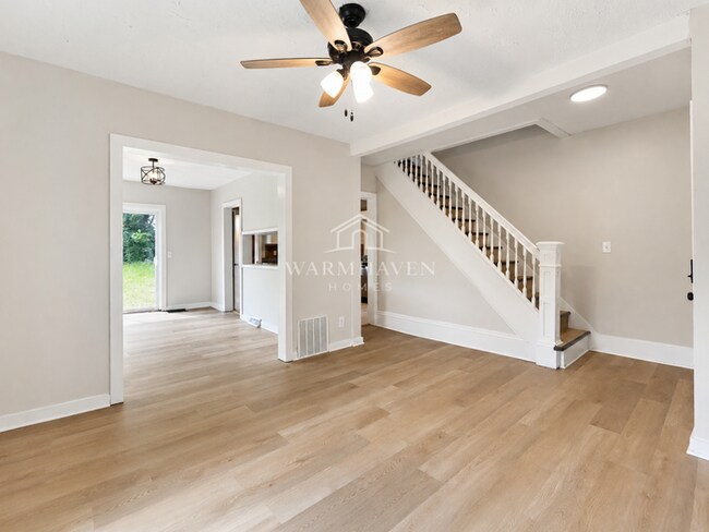 Photo - 402 Hall Ave