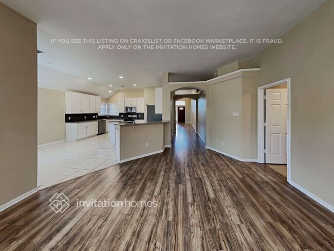 Photo - 1046 Essex Dr