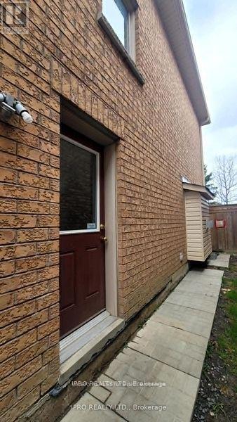 Photo - 16 Vanwood Crescent