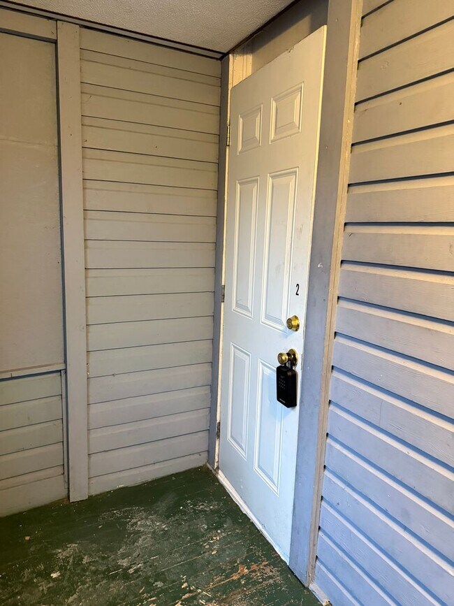 Photo - 201 W Market St Unit 2