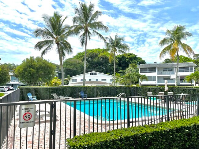 Photo - 450 W Camino Real