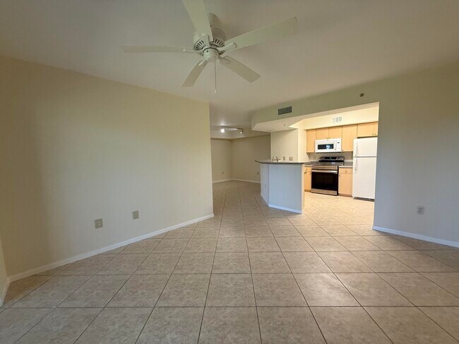 Photo - 3613 NW Mediterranean Ln Unidad 13-206