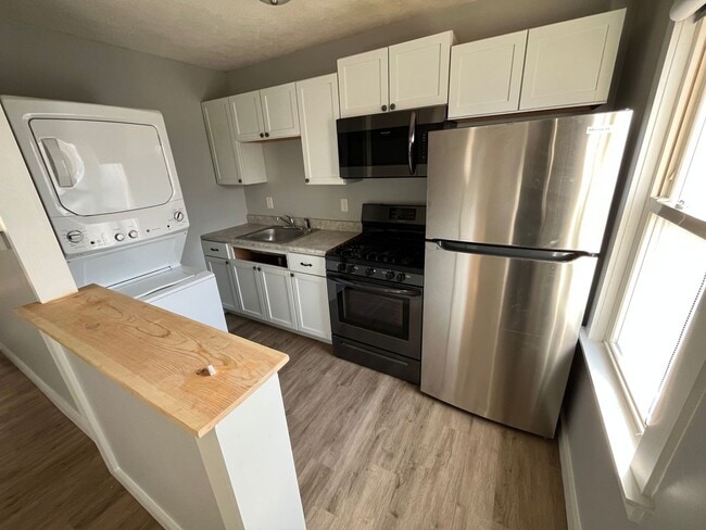 Building Photo - 307/309 S 18th Street Unit 309 S 18th Street