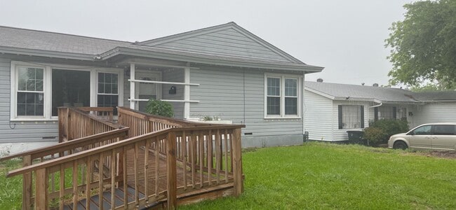 Building Photo - 1207 Redondo Dr