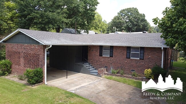 Photo - 2910 Dove St