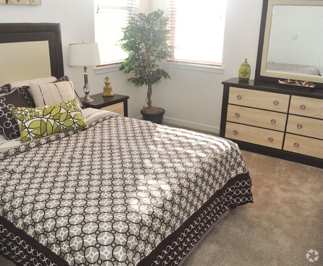 Spacious Bedroom - COLLEGE PARK Rental