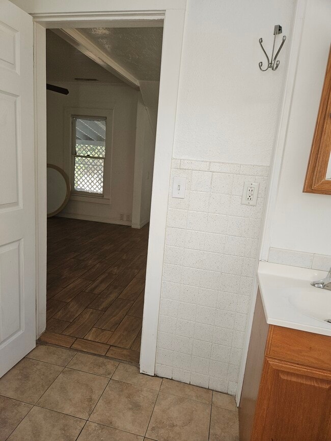 Photo - 1363 Tioga Ave.