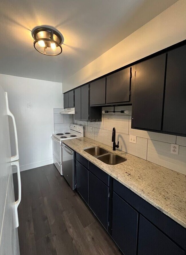 Photo - 30 Emery Way