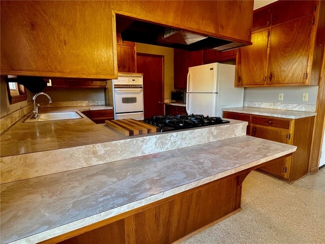 Photo - 1910 N Greenvalley Ave